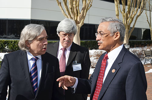 Secretary Moniz Visits Lab